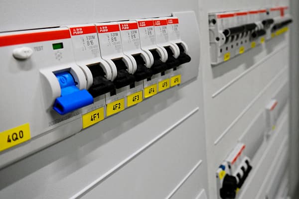 Elektriker Notdienst Wilhelmsburg: Schnell und zuverlässig vor Ort