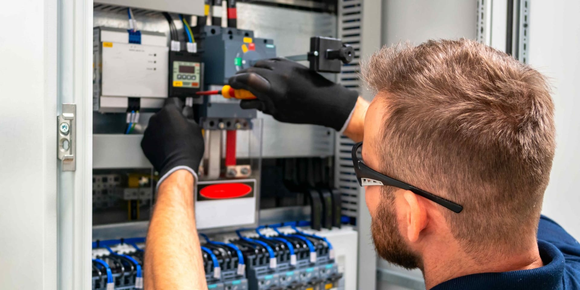 Kosten und Nutzen der Prüfung ortsveränderlicher elektrischer Betriebsmittel für Unternehmen