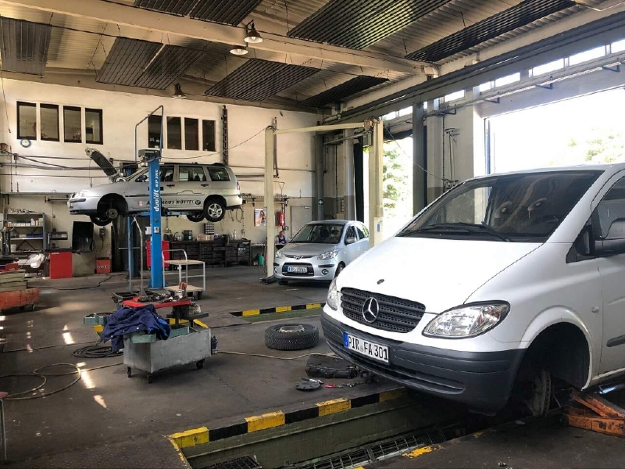 Autowerkstatt in der Nähe gesucht? meister-job findet den perfekten Mechaniker für dich