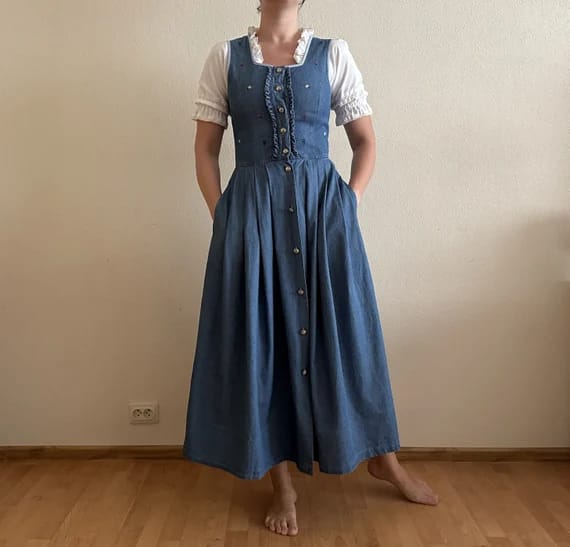 Hammerschmid Dirndl: Eleganz und Tradition bei Alpenwahnsinn