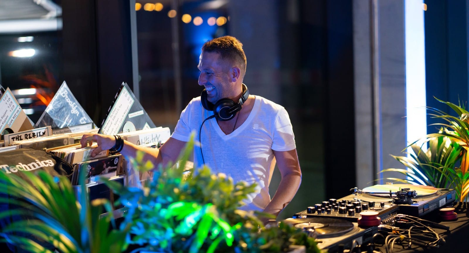 Von der Trauung bis zum Empfang: Musikintegration mit Ihrem Hochzeits-DJ