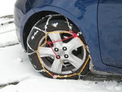 Schneeketten für LKW und SUVs: Schneeketten4u bietet eine große Auswahl an Qualitätsketten