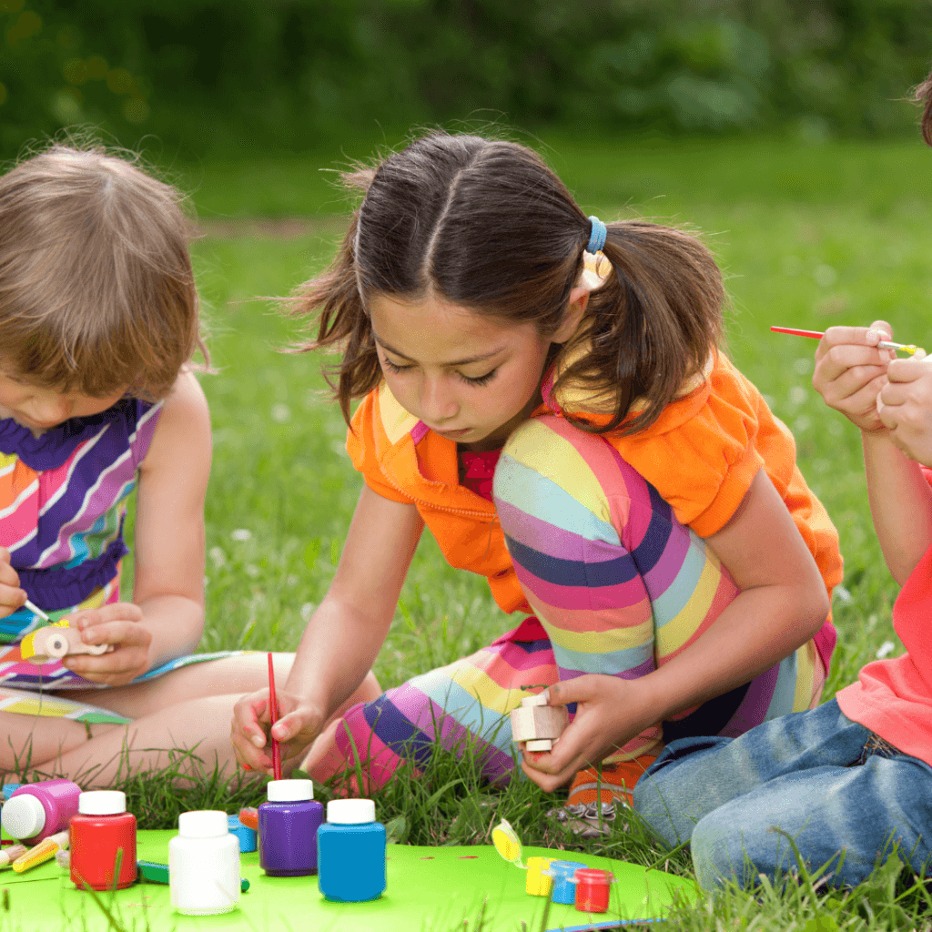 Kreative Beschaeftigung Kinder 3 Jahre zur Forderung der Feinmotorik