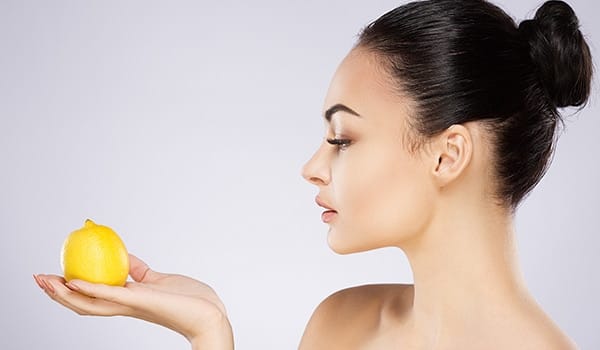 Lemon Juice Wonder: Easily Remove Dark Spots Today