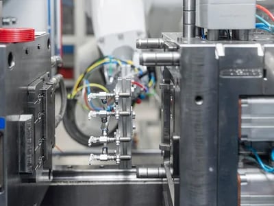 Maxnext GmbH: Ihr Partner für Spritzgussteile aus ABS – Effiziente Lösungen für alle Anforderungen!